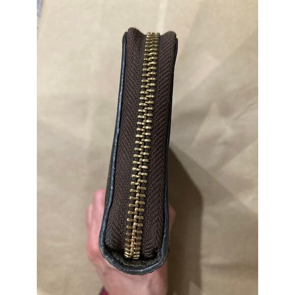 MICHAEL KORS LARGE SIGNATURE SAFFIANO LEATHER WALETT (ASIS) - Picture 2 of 14